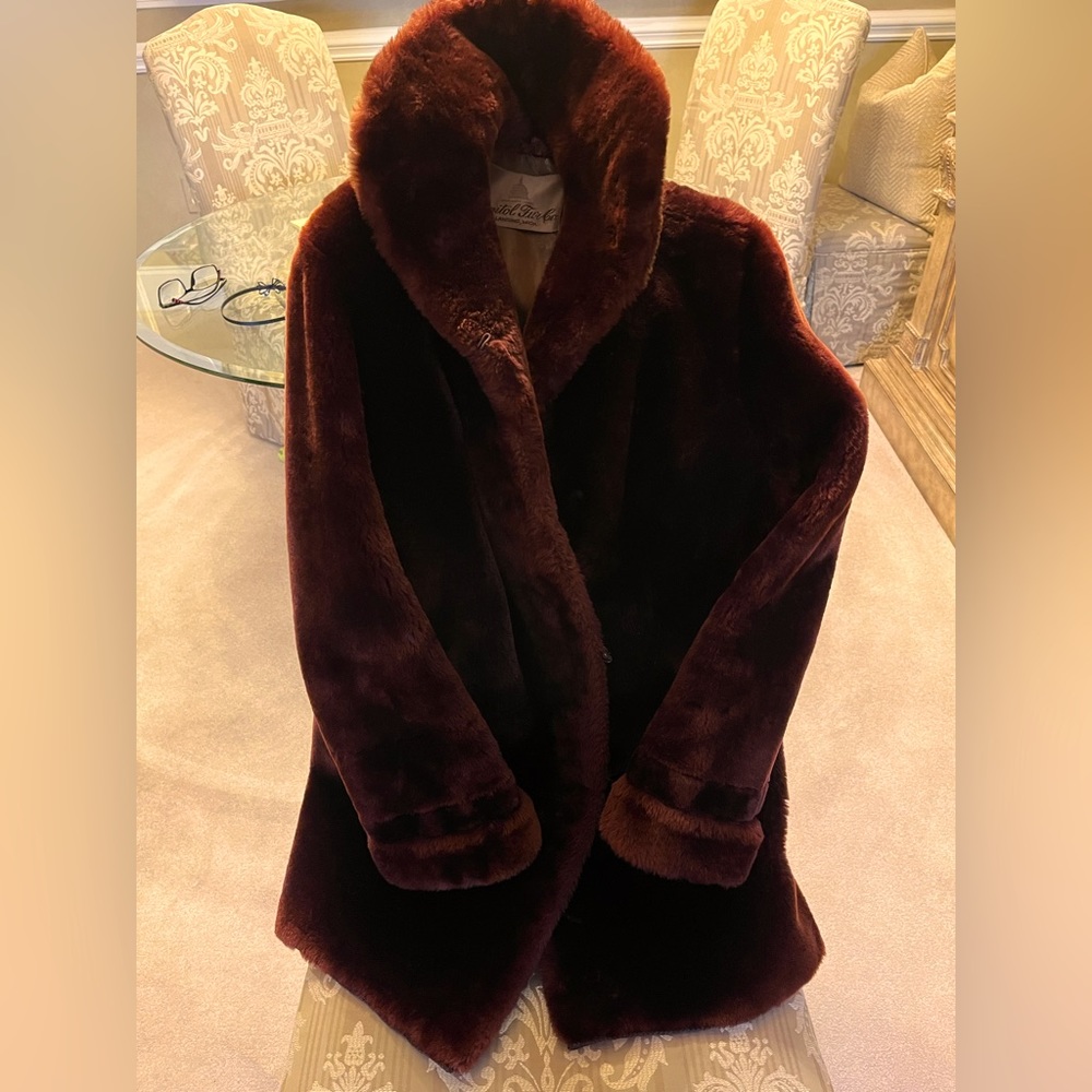 Capital Fur Co, Lansing, Michigan Sheared Fur coat. Length: Car coat